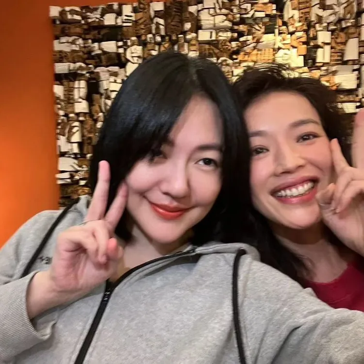 小S（左）和舒淇開心聚會。翻攝小S IG