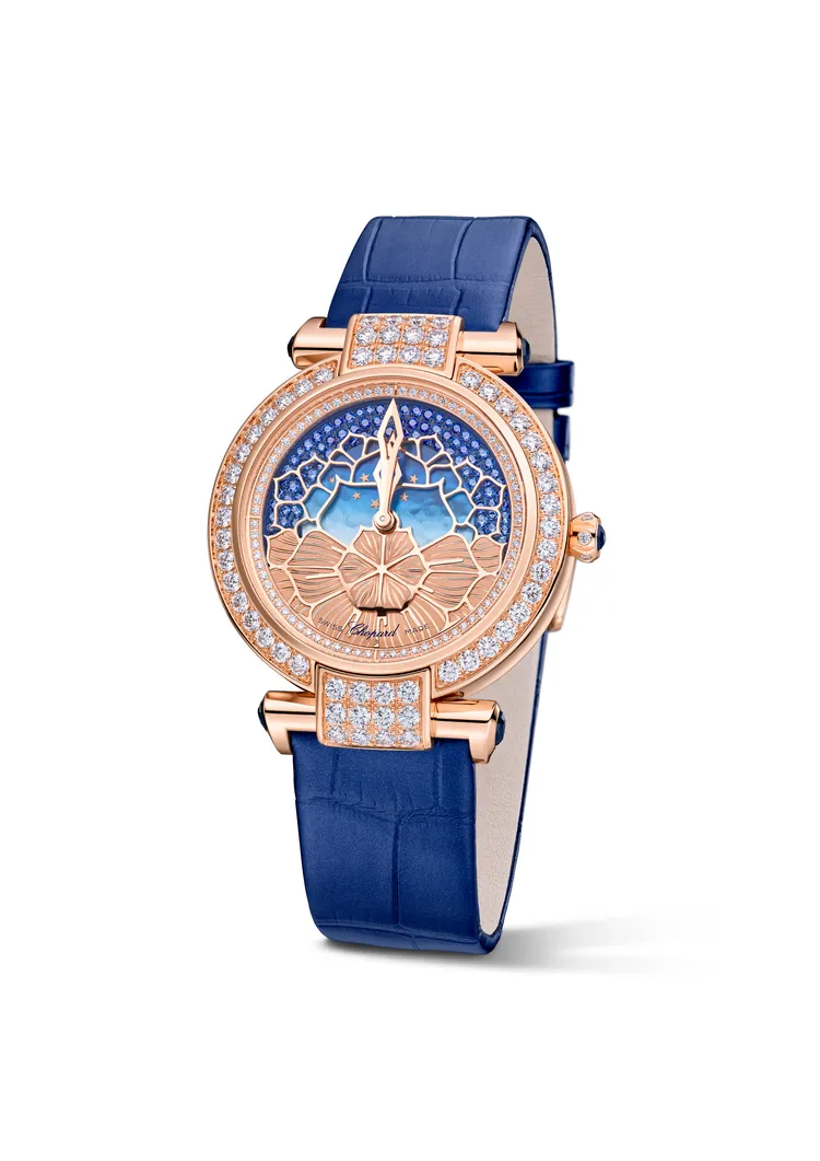 蕭邦Imperiale 18K玫瑰金腕錶，36mm，符合倫理道德標準的18K玫瑰金錶殼，18K玫瑰金裝飾錶面，無縫線珍珠藍色鱷魚皮錶帶，L.U.C 96.30-L自動上鍊機械機芯，動力儲存65小時，防水深度50米，限量25只，335萬4000元。品牌提供