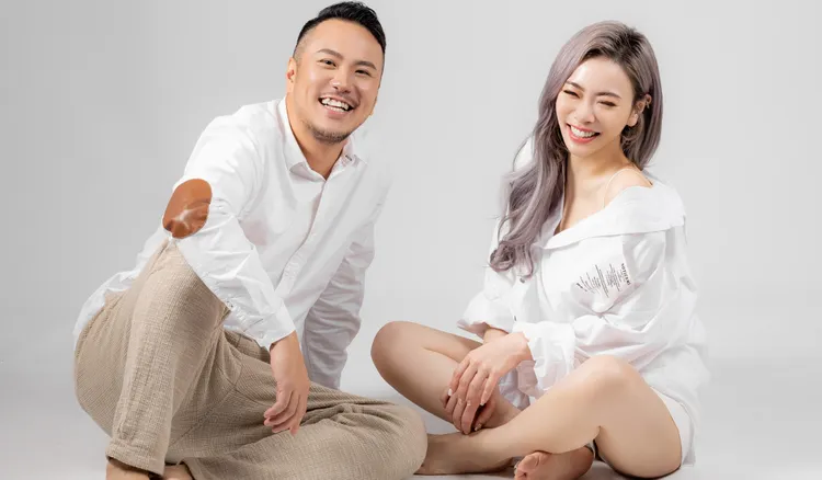 ▲沈怡岒醫師與老公陳威宇醫師感情結婚多年感情依舊甜蜜。