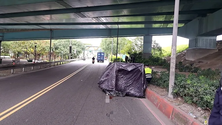 吳男明顯身亡未送醫。翻攝畫面