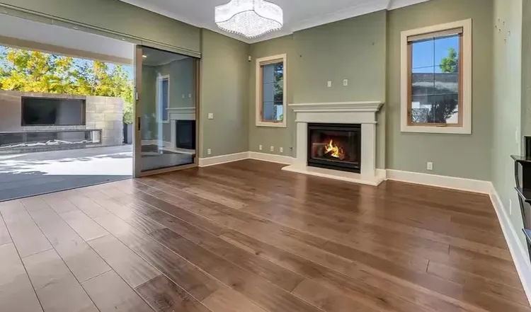 強大的買家點交後才6天，就當包租公，以行情價月租7500美元（約台幣23.8萬元）出租這間兇宅。翻攝美國專業房屋買賣網站Zillow