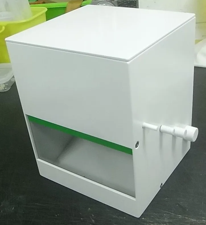 醫用新式無菌智取棉籤盒。中華醫事科大提供