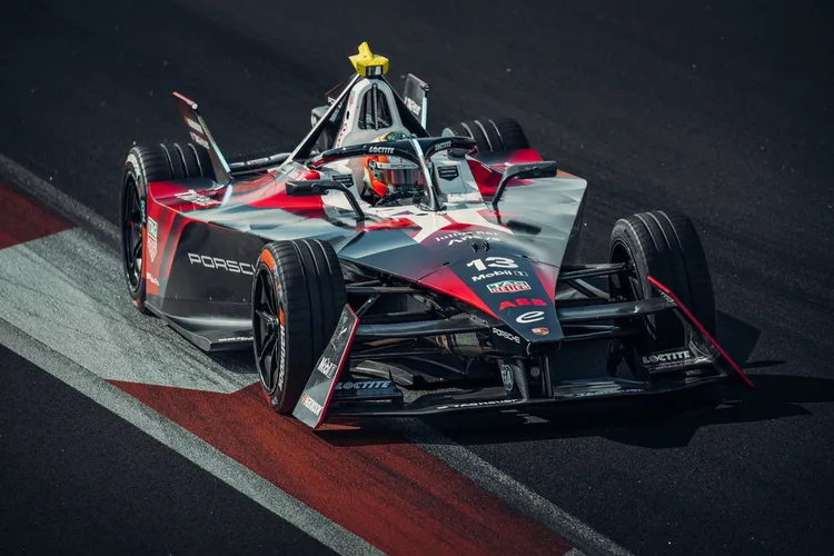TAG Heuer保時捷電動方程式車隊，以第三代保時捷99X Electric純電賽車拿下2023年度四場分站勝利。原廠照片