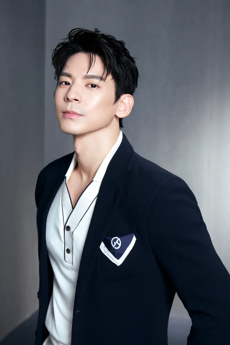 林柏宏成為精品美妝GIORGIO ARMANI的底妝摯友。品牌提供