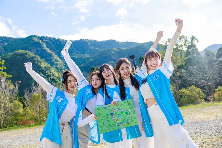 藍隊成員張雅涵（左起）、姜巧文、謝予容、、邱子芯、林襄。好看娛樂提供