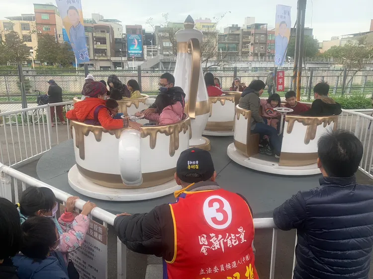 魯明哲在競選總部闢設聖誕兒童歡樂城。魯明哲競辦提供