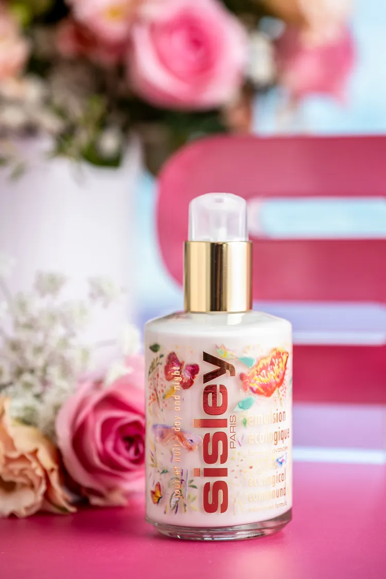 全能乳液，125ml／8000元。品牌提供