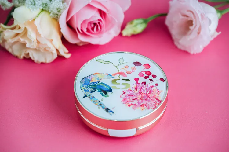 璀璨鑽白氣墊精華，3950元。品牌提供