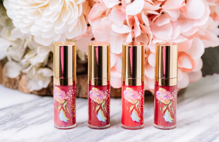 炫光水漾保養唇蜜，各6ml／ 1650元。品牌提供