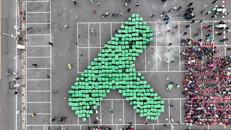 屏東鄉親拼出「人」字樣。賴清德競總提供