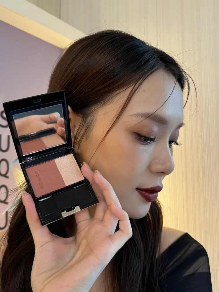 Model示範晶采淨妍頰彩#145，張家玲攝