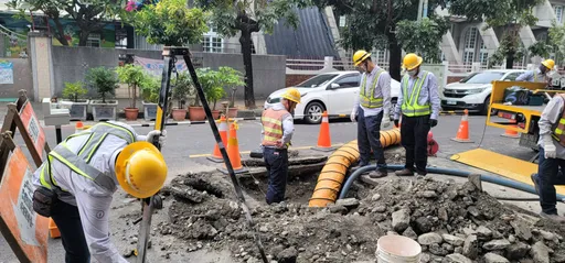 地下電纜走火隆起路面!台電急更換設備 恢復路面平整