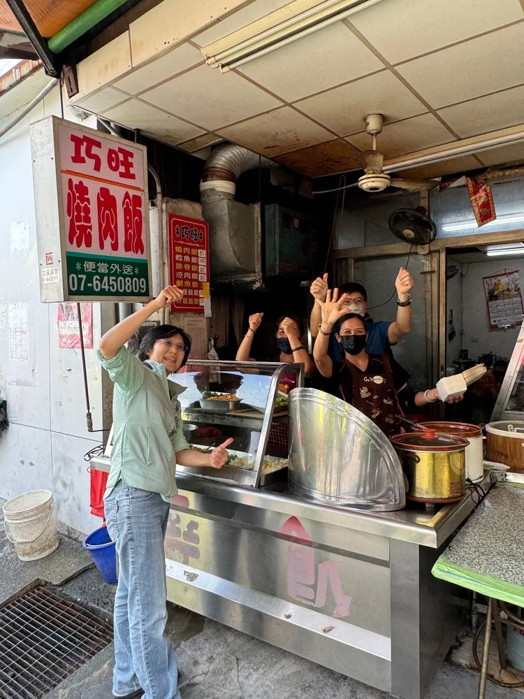 林岱樺今早到林園魚市場拜票。林岱樺服務處提供