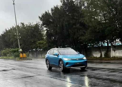 Volkswagen終於要來「電」了！ ID.4電動休旅台北港捕獲、預計明年上半年發表