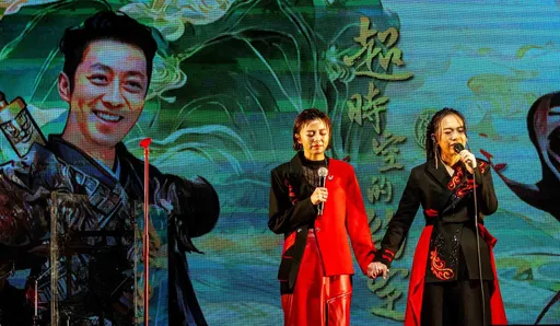 超偶幫重現艾成昔日組曲 演唱會歷波折禱告奏效