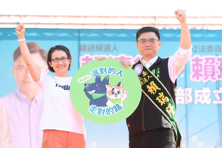 蕭美琴表示，賴瑞隆是她的學弟，這幾年在立法院表現優異。賴總部提供