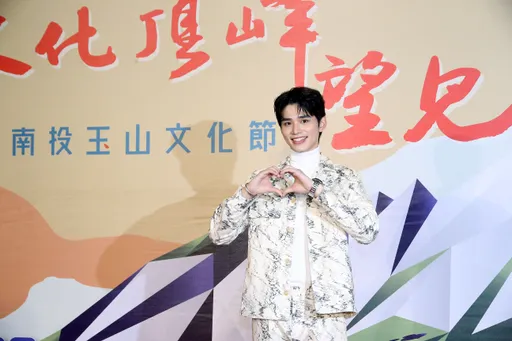 男星上廁所被要求合照　他都這樣說