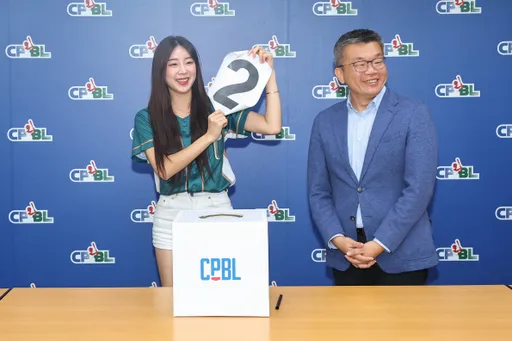 2024年選秀順位出爐！台鋼雄鷹派女神安芝儇來抽　結果讓她直呼「現在很爽」