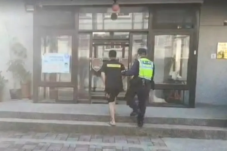 警方通知2男到案說明。讀者提供