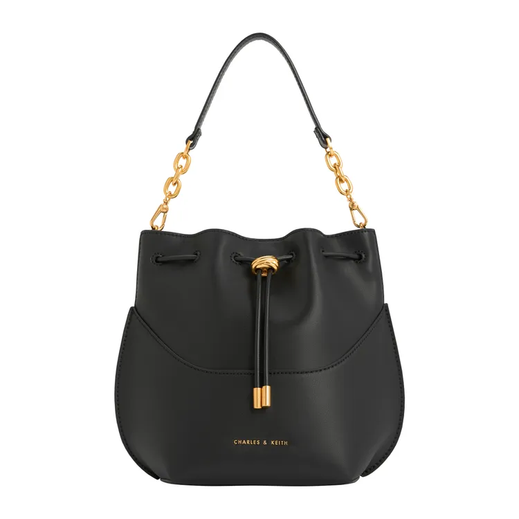 Cassiopeia抽繩水桶包，2390元。品牌提供