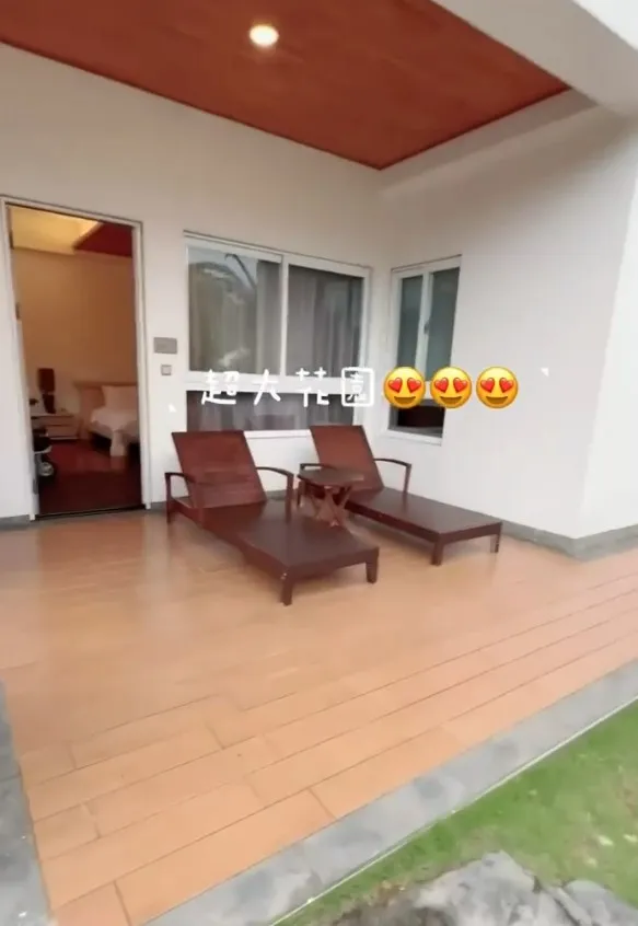 私人房型客人專屬的領域，戶外備有躺椅，呼吸芬多精。FB粉專：萌萌公主兔世界 提供