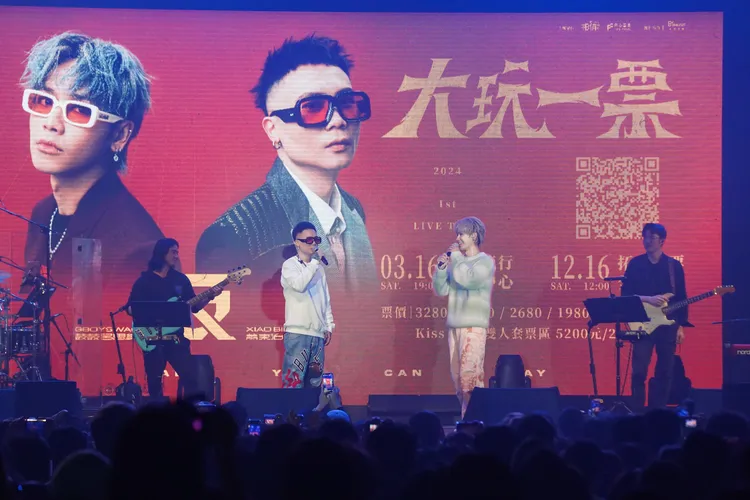 蕭秉治跟鼓鼓呂思緯一起組成限定團「GX」帶來熱力演出。相信音樂提供