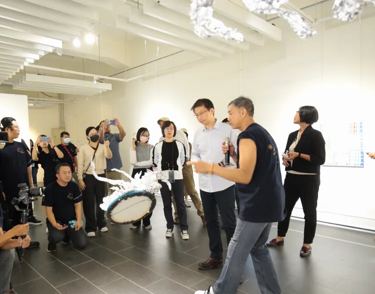 《異想之境—共融遊藝場》即日至113年3月3日在屏東美術館展出。縣府提供