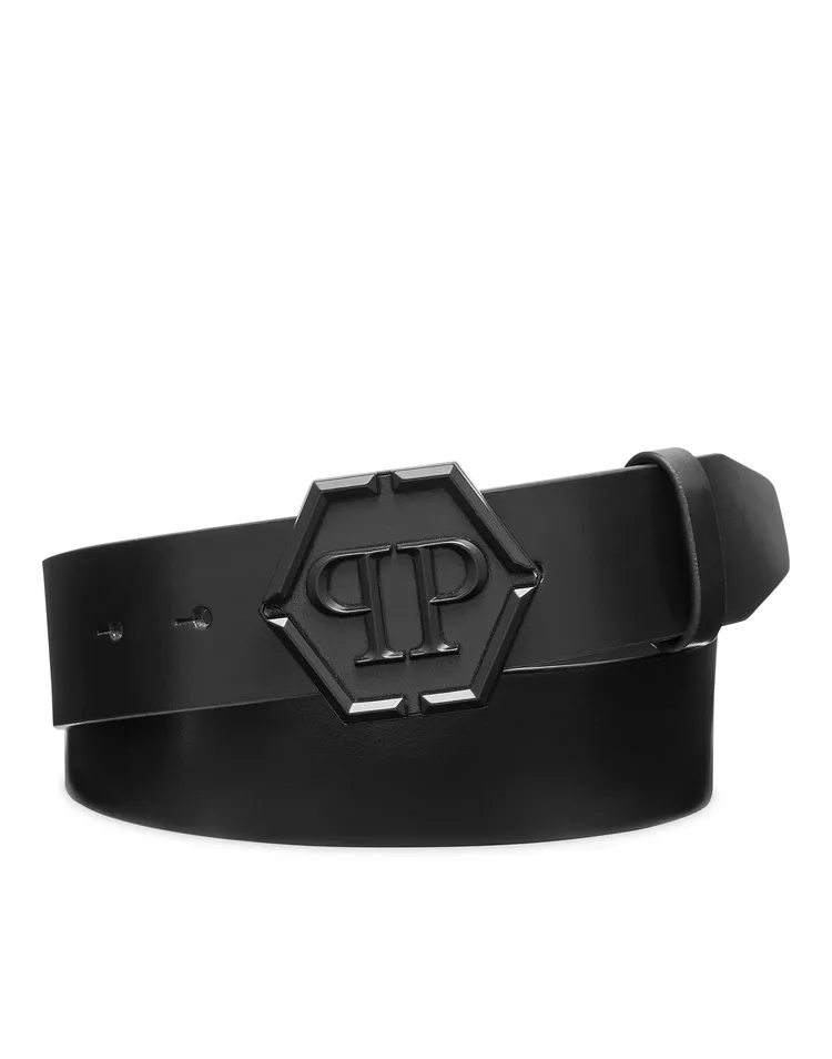 王陽明選搭的皮帶，2萬3870元。品牌提供