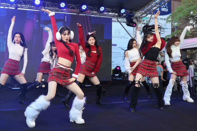 幻藍小熊舉行台北簽唱會。林林攝