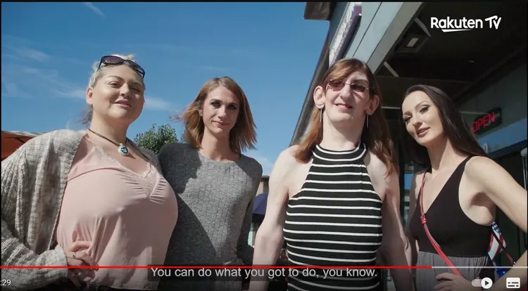 在這支紀錄片中，4位高個女性一起討論身為高個子經常面臨的問題，其他3位女性分別為社會工作者、演員與模特兒。金氏世界紀錄YouTube