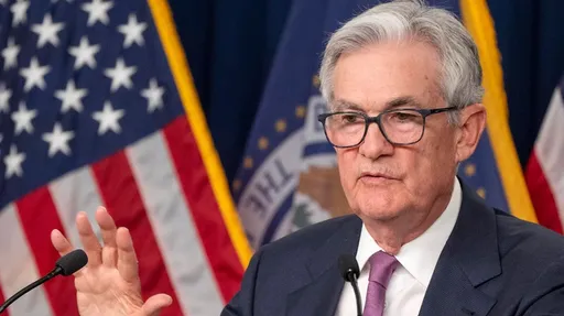 Fed維持利率不變 暗示明年降息3次