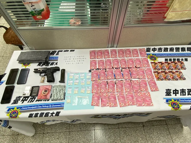 警方展示專案行動查緝成果。民眾提供