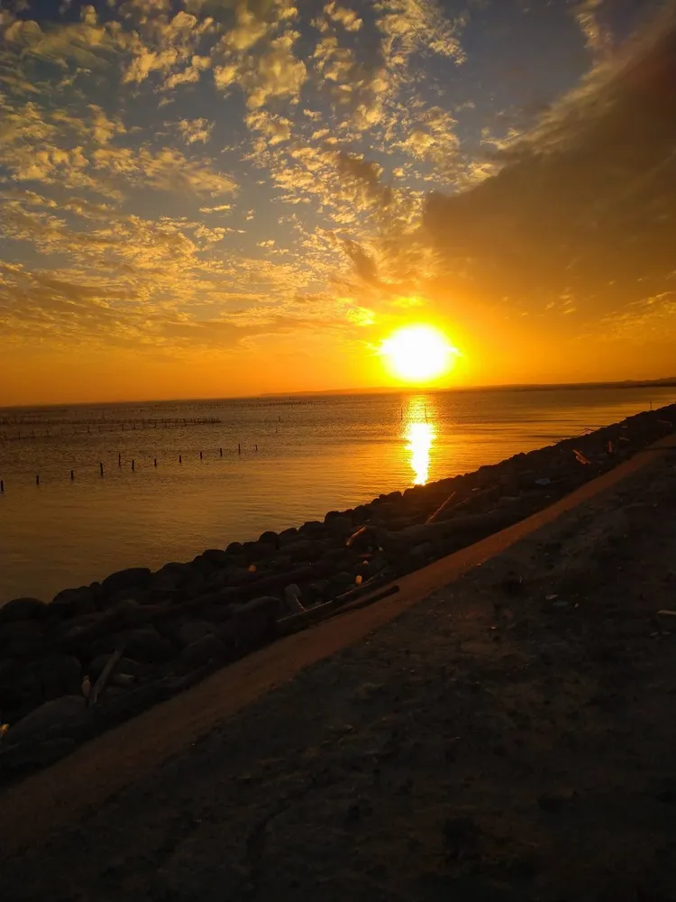 本島2023最後夕陽。雲管處提供
