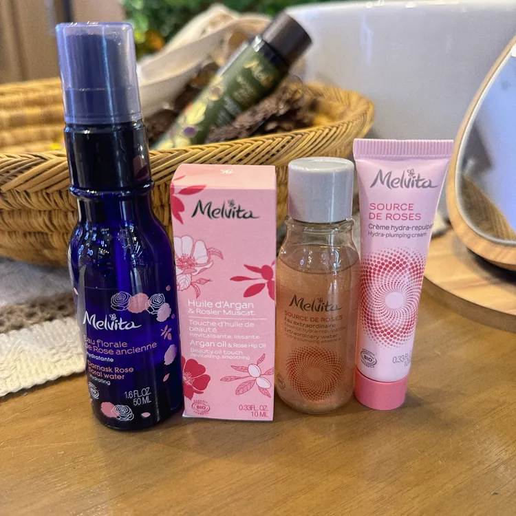 堅果玫瑰修護保濕組，990元。張家玲攝