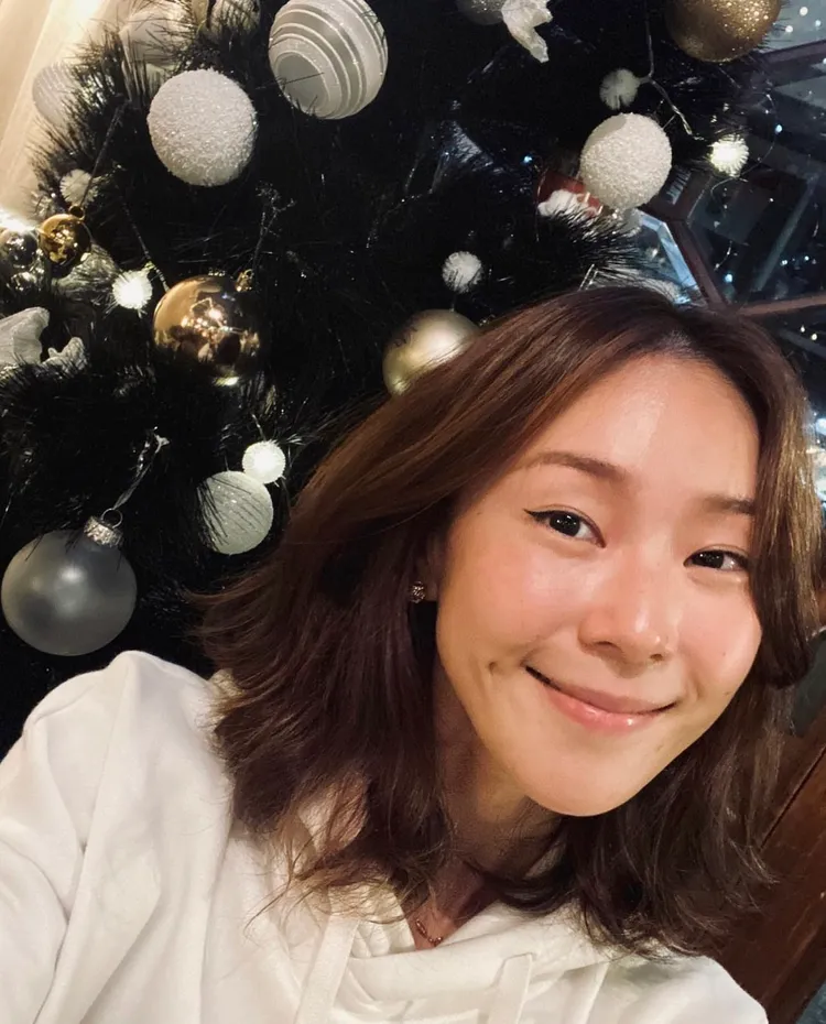 鍾瑶是大方獻上祝福的舊愛。翻攝鍾瑶IG