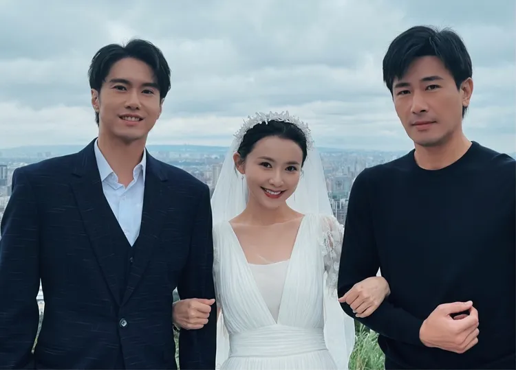 吳婉君（中）在《愛的榮耀》中，面對傅子純（右）跟洪浩竣追求，稱「左右為難」。民視提供