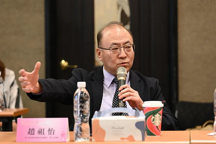 臺北癌症中心副院長趙祖怡指出，早期乳癌只能使用到二線藥物，是使存活率無法提高的原因。