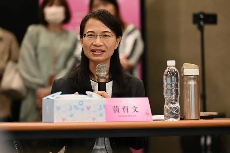 健保署醫審及藥材組組長黃育文表示，未來成立新的醫療科技評估中心專責辦公室，癌症新藥基金。