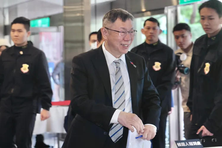 柯文哲最早抵達。林林攝