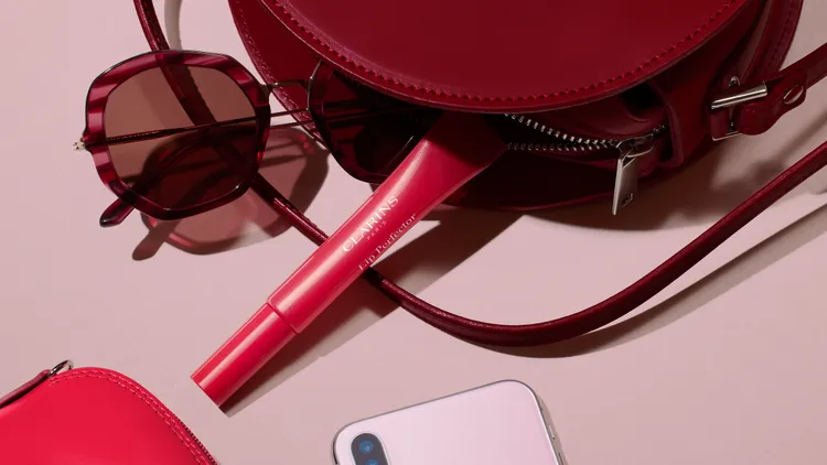 克蘭詩水感光嘟唇蜜#24漿果葡萄，12ml／1000元。品牌提供