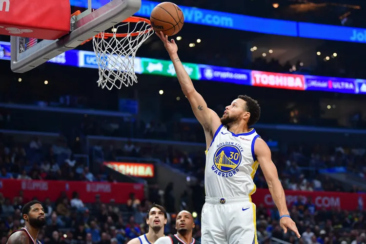 柯瑞率勇士對戰快艇。路透社