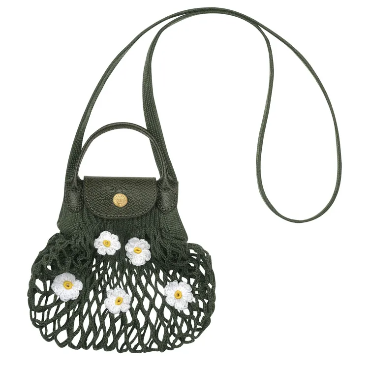 LE PLIAGE FILET MARGUERITES系列軍綠斜揹袋XS，5200元，品牌提供