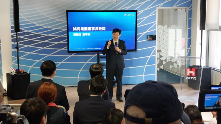 劉揚偉表示，鴻海進駐到駁二，是鴻海深耕高雄，和在地緊密連結的一個開始。凃建豐攝