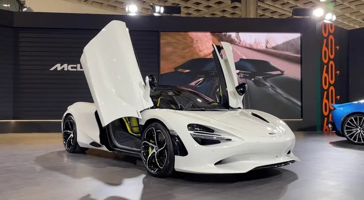 McLaren 750S 承襲McLaren賽道DNA精神與卓越輕量化科技，擁有750匹的馬力輸出，0-100km/h 加速僅需2.8秒，0-200km/h 僅需 7.2秒。林浩昇攝