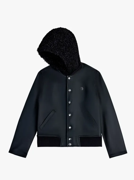 連帽皮衣外套2萬6580元。品牌提供