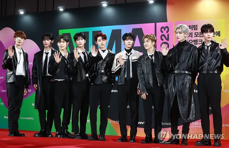 ZEROBASEONE獲得年度新人獎。韓聯社