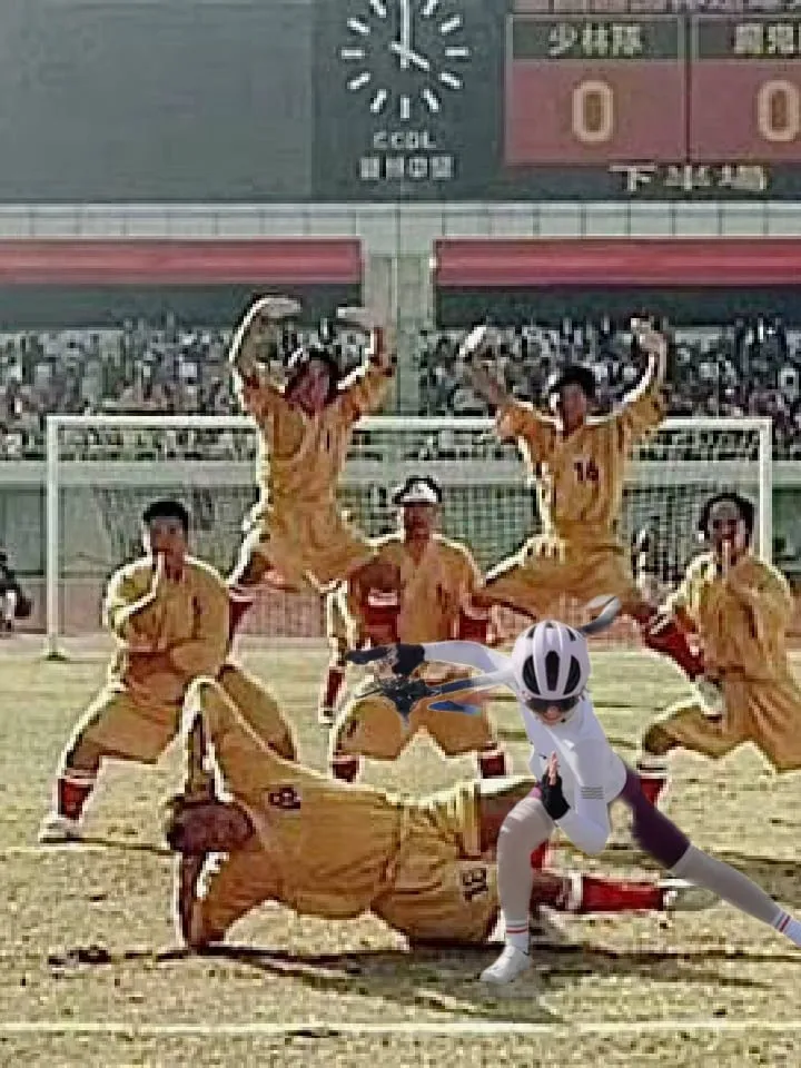 網友讓單車姐亂入電影《少林足球》畫面中。翻攝《P圖公社》社團