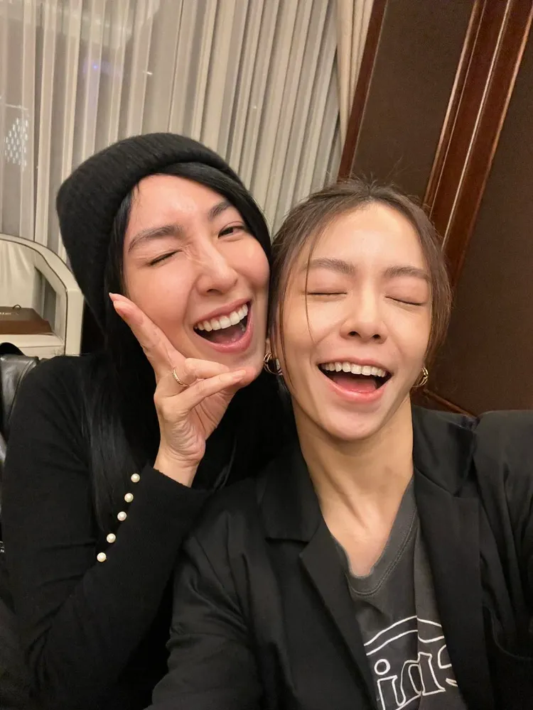 宋芸樺（右）和楊謹華。