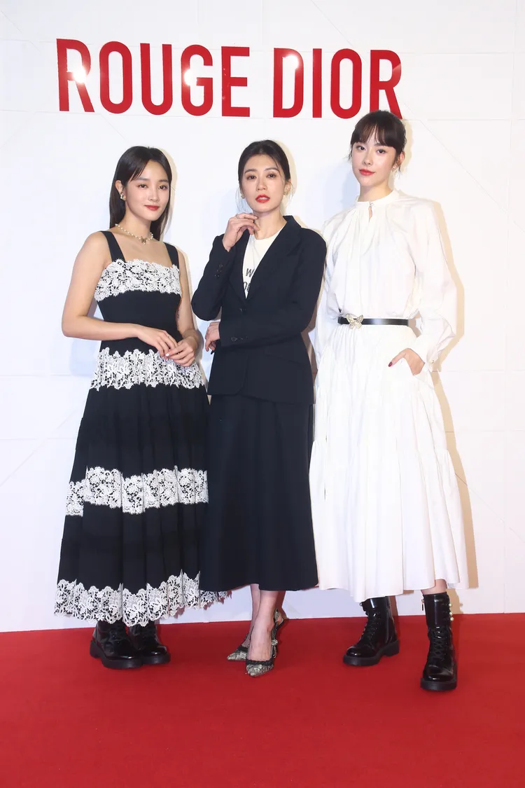 王淨（左起）、賈靜雯、林奕嵐合體出席美妝活動。攝影中心攝