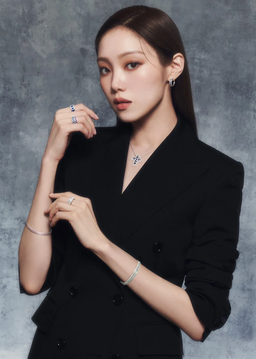 李聖經成為義大利珠寶品牌DAMIANI韓國新任品牌大使。品牌提供